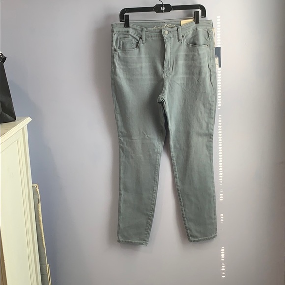 Universal Treads cropped jeans Sz 12 - Picture 2 of 9